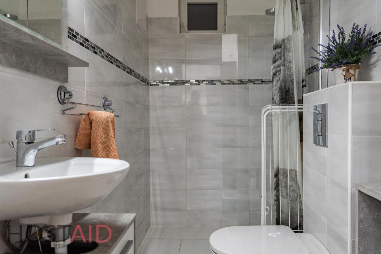 B17 Apartment - Hostaid Budapeşte Dış mekan fotoğraf